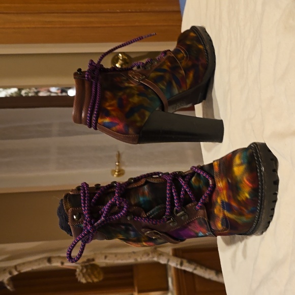 Erdem silk booties F/W 2010 - Picture 5 of 8